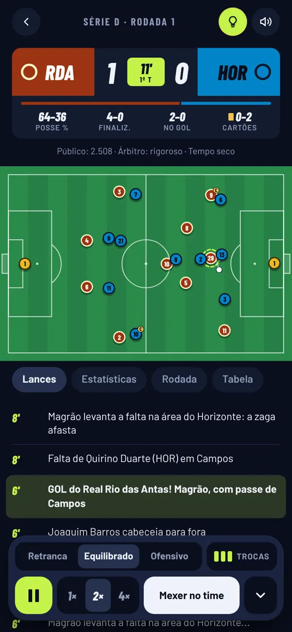 Partida no modo Ver lances: placar, posse de bola, o campo com os dois times e a lista de lances
